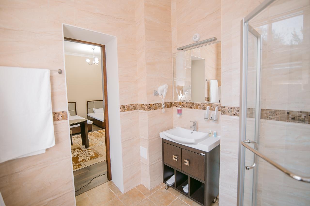 Hotel Inju Тараз Экстерьер фото