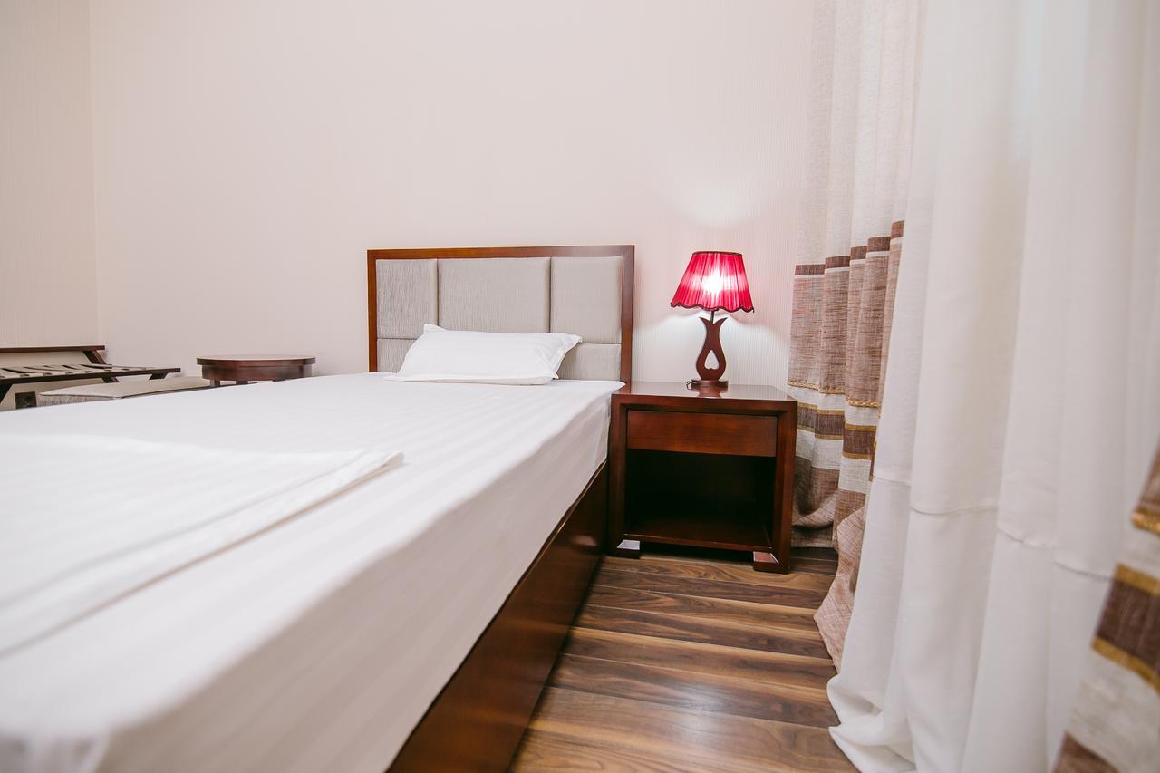 Hotel Inju Тараз Экстерьер фото